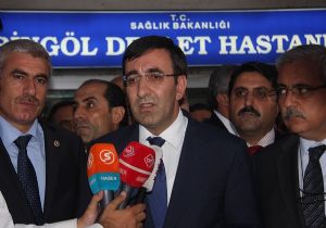 Yılmaz yaralı mehmetçikleri ziyaret etti